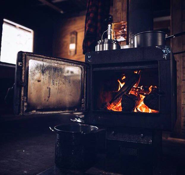 Прелесть весны познается только зимою, и, сидя у печки, сочиняешь самые лучшие майские песни.