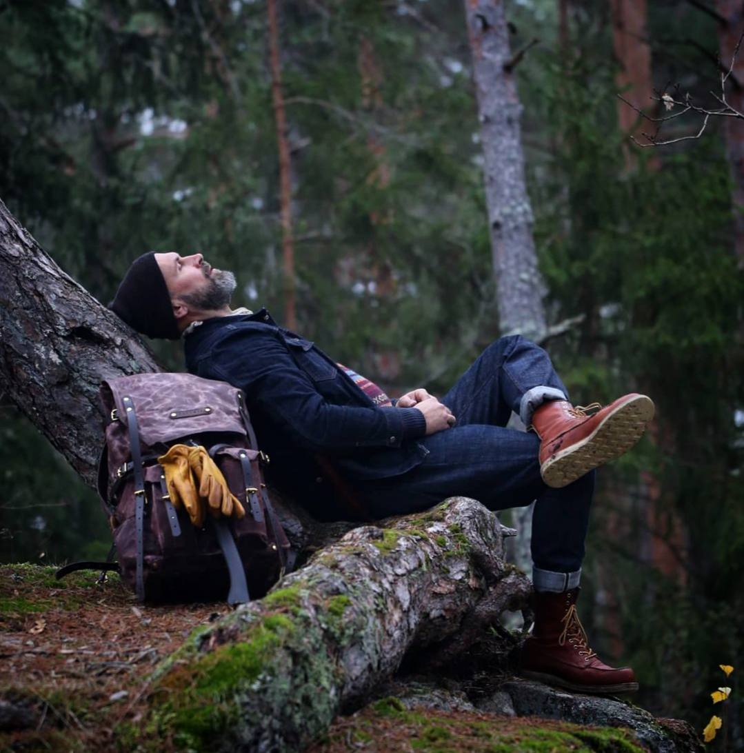 Уметь выносить одиночество и получать от него удовольствие — великий дар.