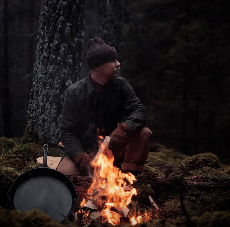 Природа не признаёт шуток; она всегда правдива, всегда серьезна, всегда строга; она всегда права;...