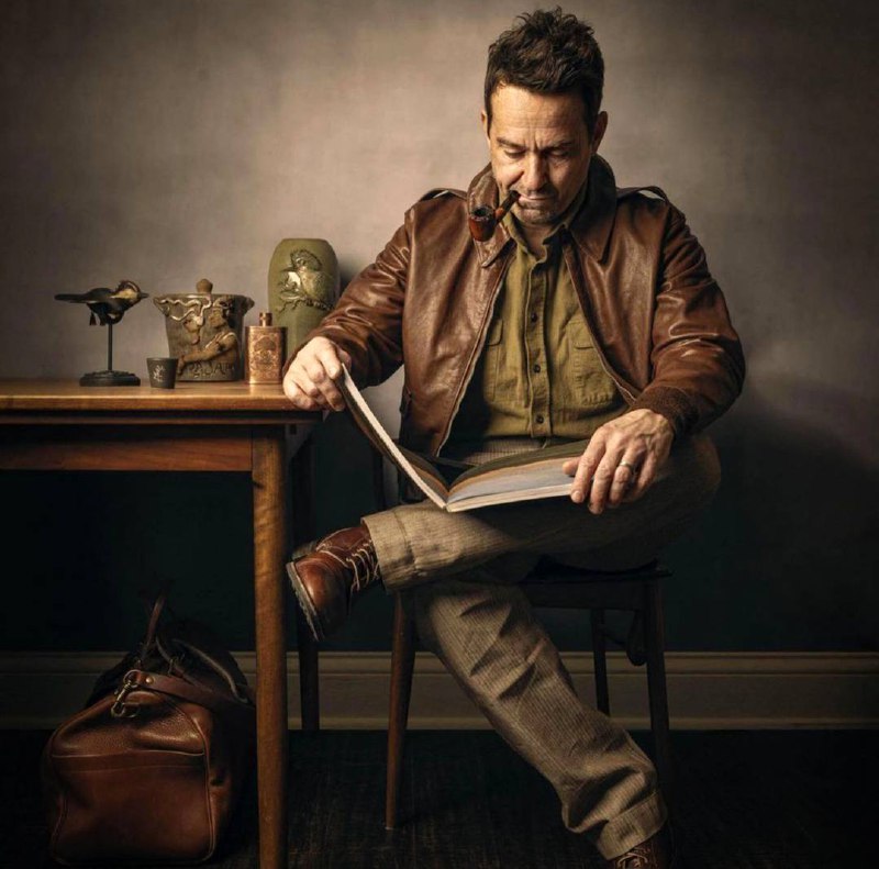 Я имею счастье проводить время с утра и до вечера в обществе гениального человека, то есть с самим...