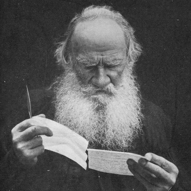 Самый верный признак истины — простота и ясность. Ложь всегда сложна, вычурна и многословна.