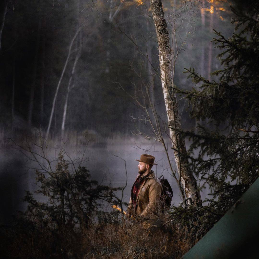 Пocледнее время мне стало жить тяжело. Я вижу, я стал понимать слишкoм много.