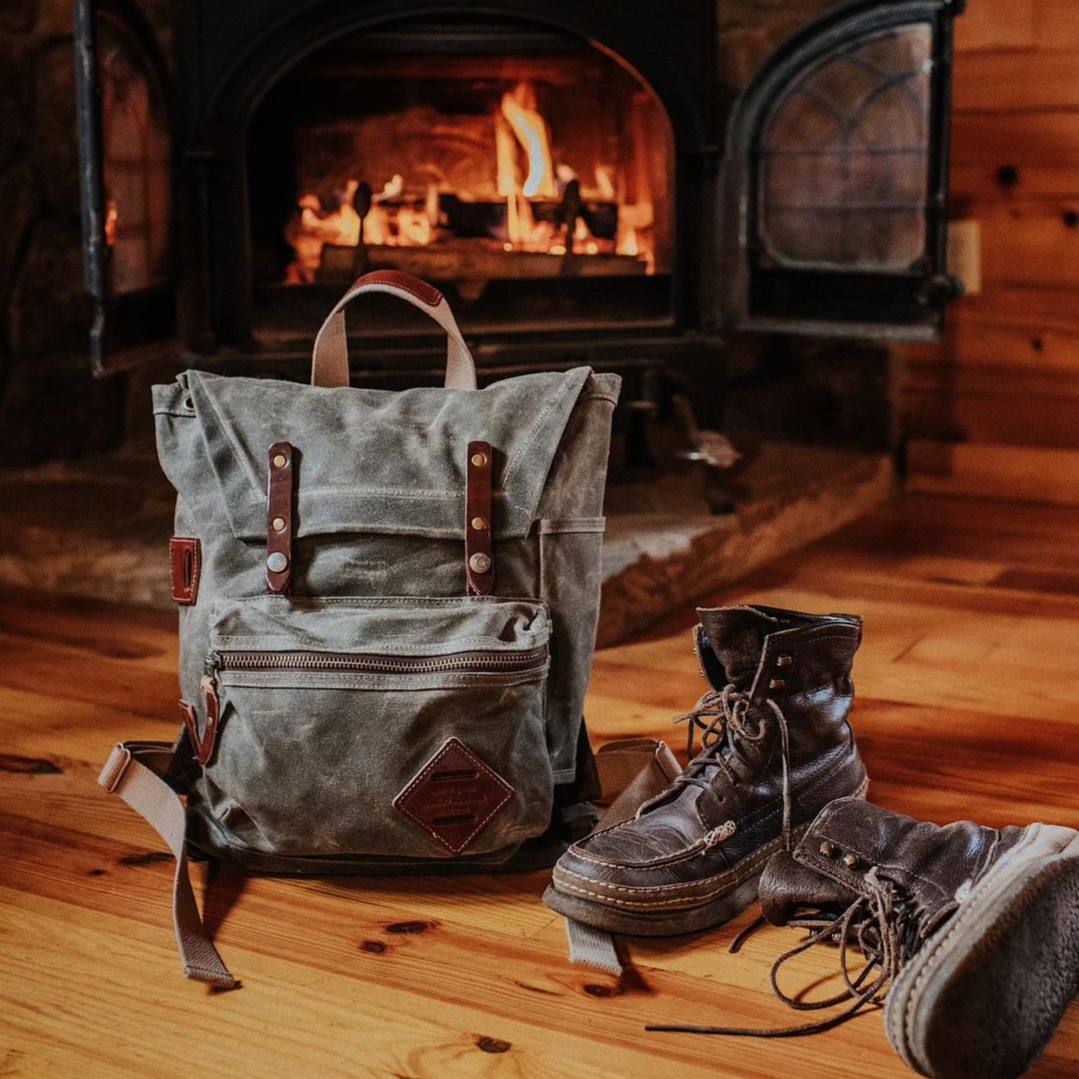 Странно, как много думает человек, когда он в пути. И как мало, когда возвратился.