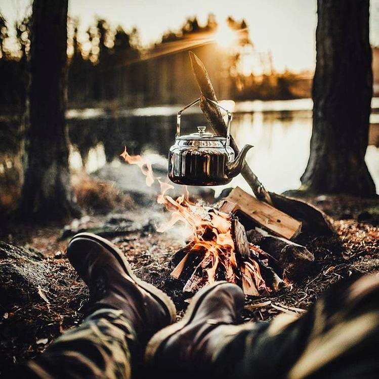 Богаче всего тот человек, чьи радости требуют меньше всего денег.