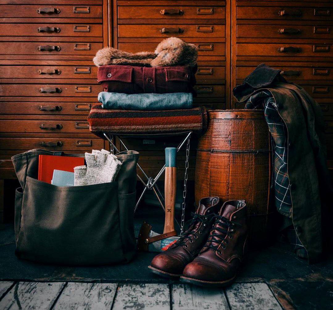 Все наши сетования по поводу того, чего мы лишены, проистекают, мне кажется, от недостатка...