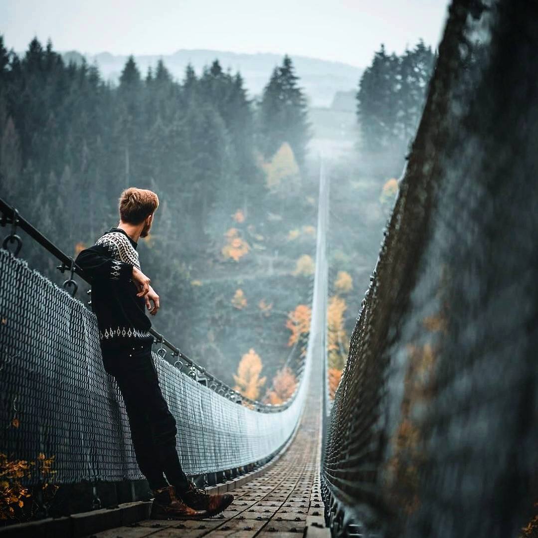 Впереди пустынный сентябрьский день