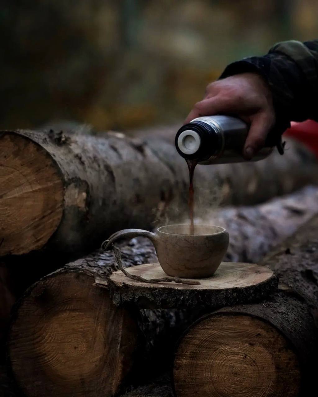 Вечер — лучшее время  суток. Кончился долгий рабочий день, можно отдыхать и радоваться жизни.